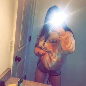 Meet your Posher, Tia